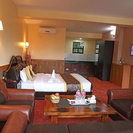 Grand Shivalaya Hotel And Restro Pokhara Zewnętrze zdjęcie