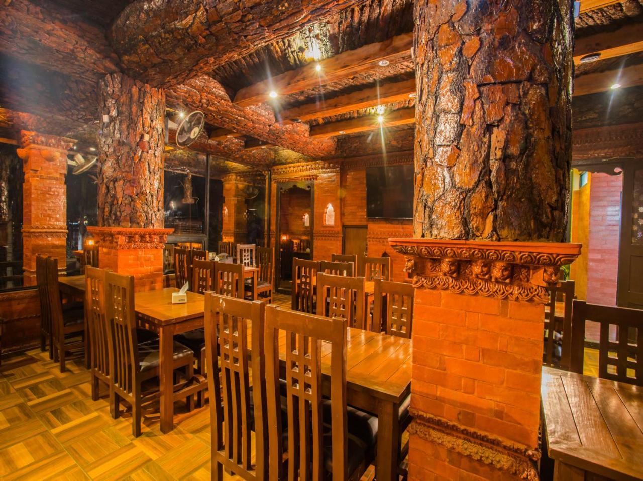 Grand Shivalaya Hotel And Restro Pokhara Zewnętrze zdjęcie