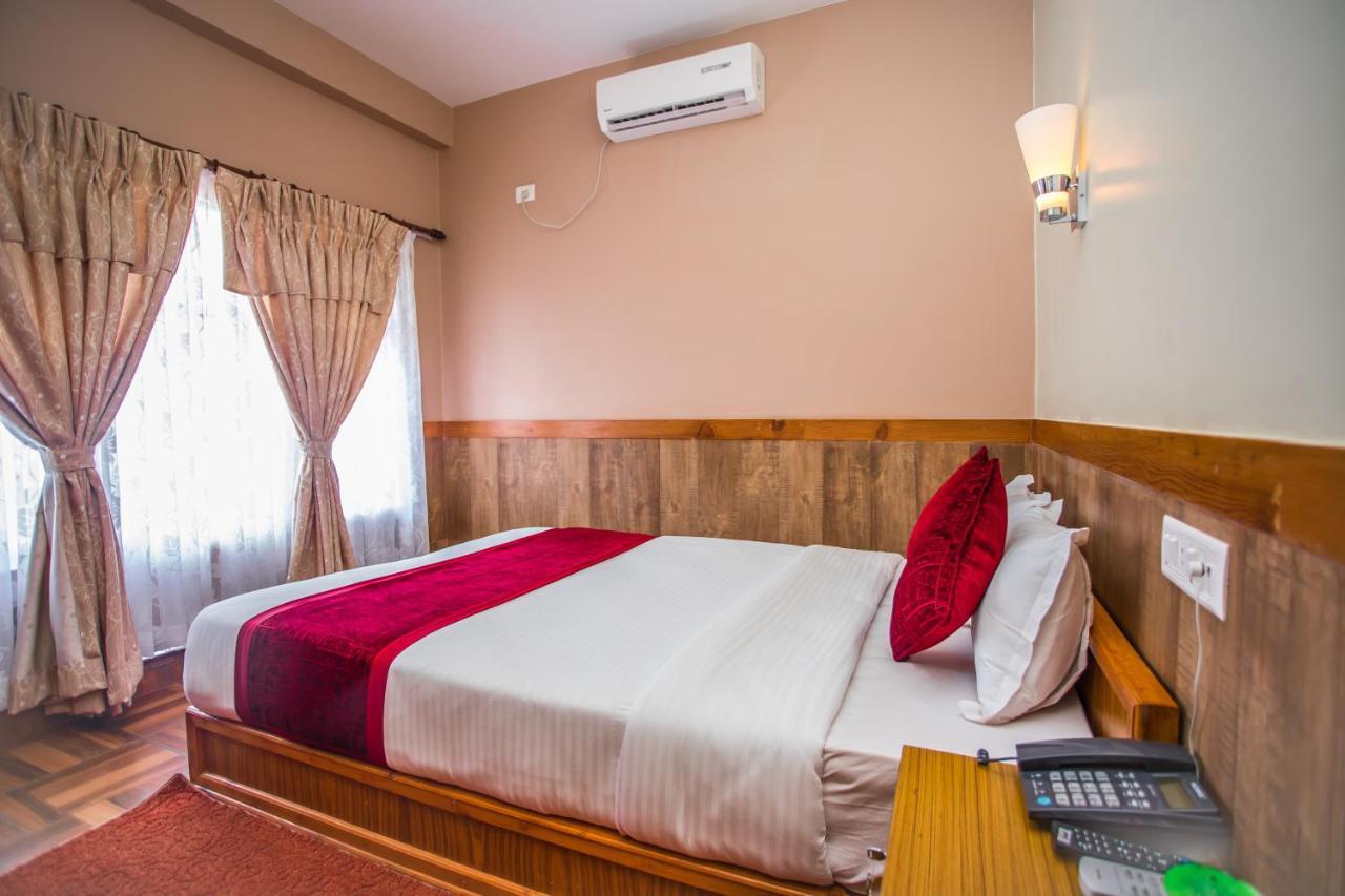 Grand Shivalaya Hotel And Restro Pokhara Zewnętrze zdjęcie