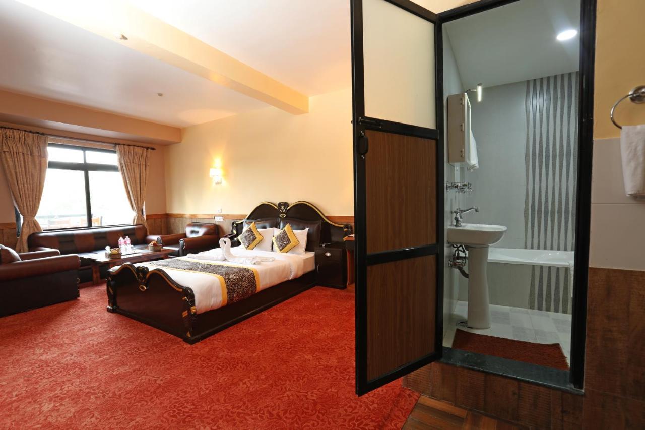 Grand Shivalaya Hotel And Restro Pokhara Zewnętrze zdjęcie